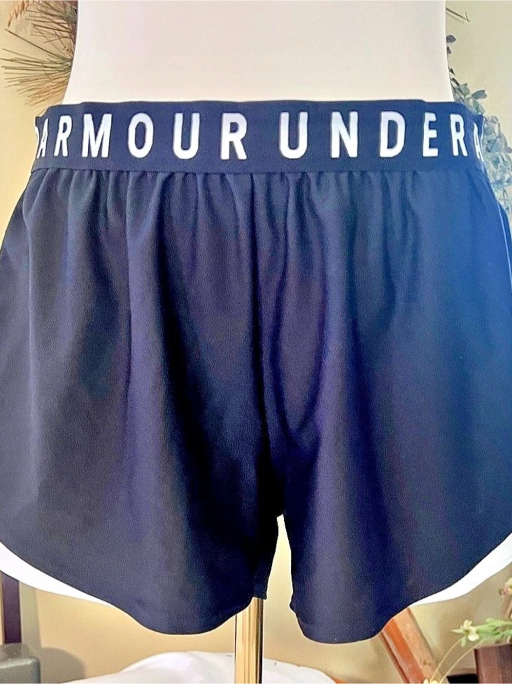 Under Armour UA Tech Play Up Shorts Black & White with pockets, Large